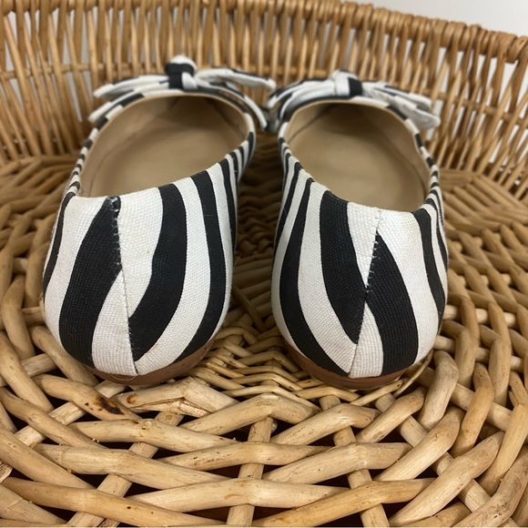 COACH AND FOUR | Pointed Toe Black & White Striped Flats - Picture 6 of 8